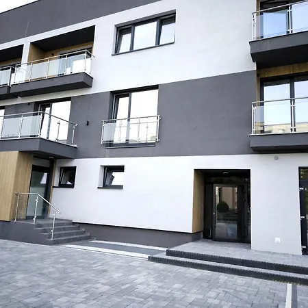 Karpatia S Privatnym Parkovanim 게스트하우스 3*