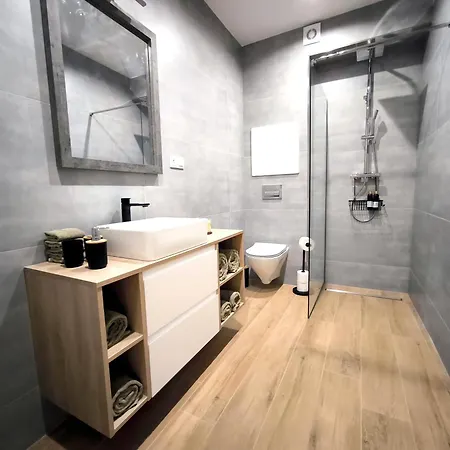 Karpatia S Privatnym Parkovanim 3*