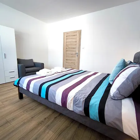 Karpatia S Privatnym Parkovanim